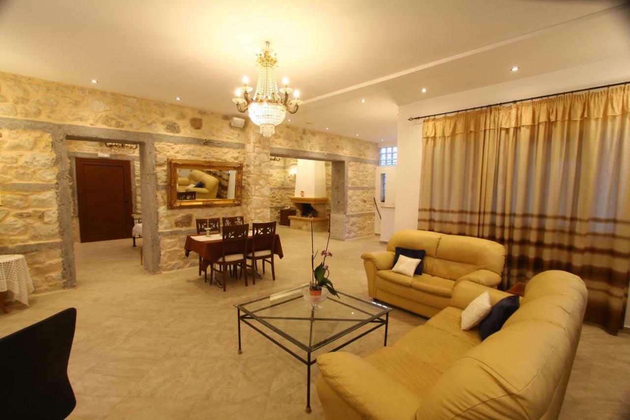 Villa Vanilla Agioi Theodoroi Exteriör bild