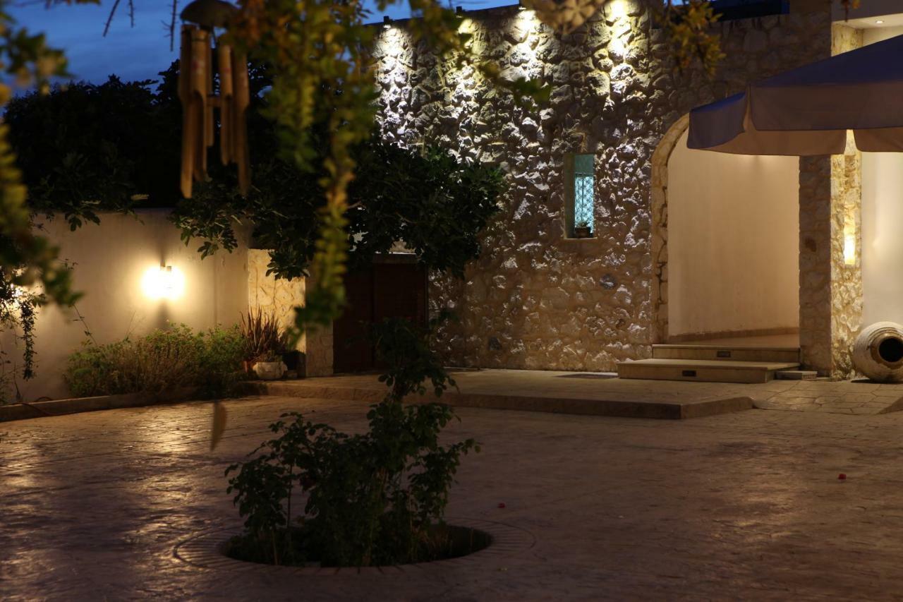 Villa Vanilla Agioi Theodoroi Exteriör bild